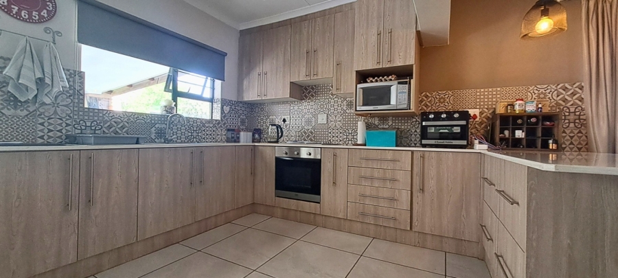 2 Bedroom Property for Sale in Rustenburg Central North West